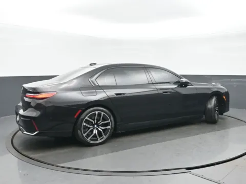 Another view of 2023 BMW i7 xDrive60 for sale in Highland Park, IL at Gravity Autos Chicago