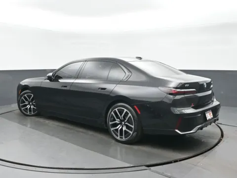 More photos of 2023 BMW i7 xDrive60 at Gravity Autos Chicago, IL