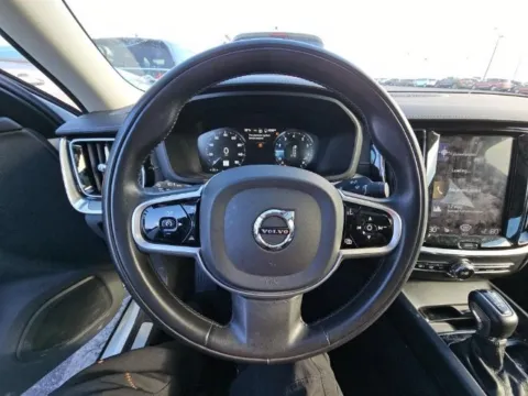 More photos of 2020 Volvo S60 T6 Inscription at Gravity Autos Chicago, IL