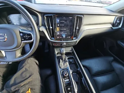 More photos of 2020 Volvo S60 T6 Inscription at Gravity Autos Chicago, IL