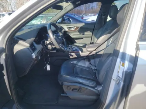 Another view of 2018 Audi Q7 2.0T Premium Plus for sale in Highland Park, IL at Gravity Autos Chicago