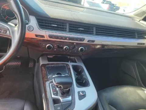 More photos of 2018 Audi Q7 2.0T Premium Plus at Gravity Autos Chicago, IL