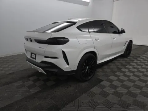 Photos of 2022 BMW X6 xDrive40i for sale in Highland Park, IL at Gravity Autos Chicago