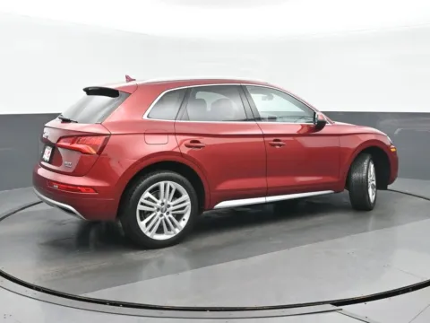 Another view of 2018 Audi Q5 2.0T Premium Plus for sale in Highland Park, IL at Gravity Autos Chicago