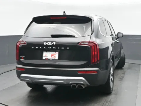 More photos of 2022 Kia Telluride S at Gravity Autos Chicago, IL