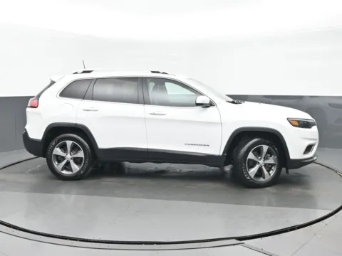 Photos of 2019 Jeep Cherokee Limited for sale in Highland Park, IL at Gravity Autos Chicago