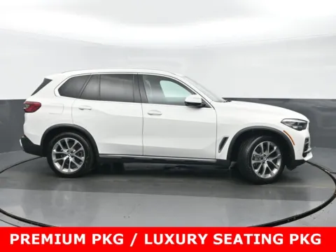 Photos of 2020 BMW X5 xDrive40i for sale in Highland Park, IL at Gravity Autos Chicago