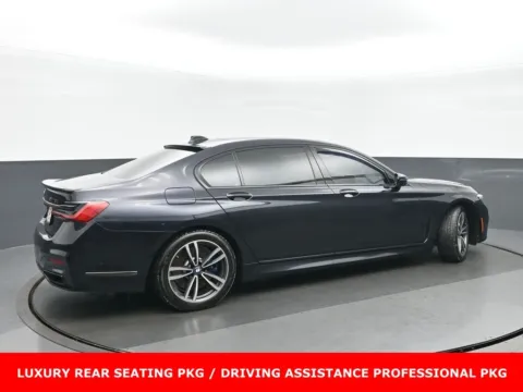 Another view of 2022 BMW 7 Series 750i xDrive for sale in Highland Park, IL at Gravity Autos Chicago