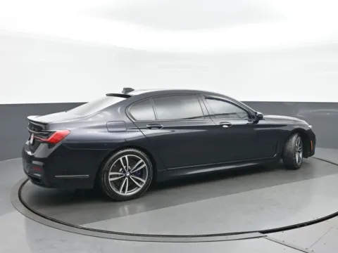 Another view of 2022 BMW 7 Series 750i xDrive for sale in Highland Park, IL at Gravity Autos Chicago