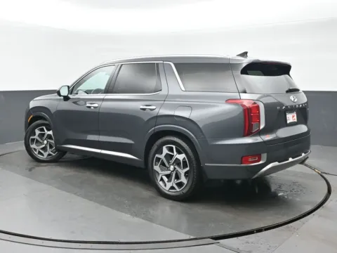 More photos of 2022 Hyundai Palisade Calligraphy at Gravity Autos Chicago, IL