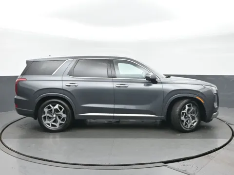 Photos of 2022 Hyundai Palisade Calligraphy for sale in Highland Park, IL at Gravity Autos Chicago