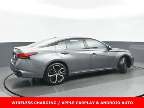 Another view of 2023 Nissan Altima 2.5 SR for sale in Highland Park, IL at Gravity Autos Chicago
