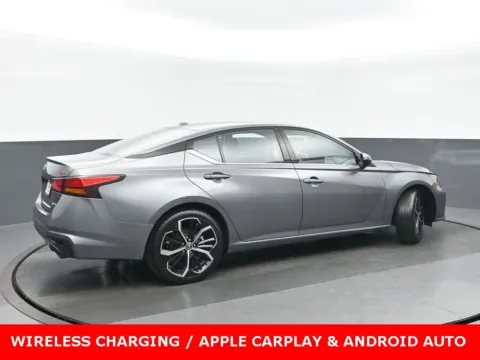 Another view of 2023 Nissan Altima 2.5 SR for sale in Highland Park, IL at Gravity Autos Chicago