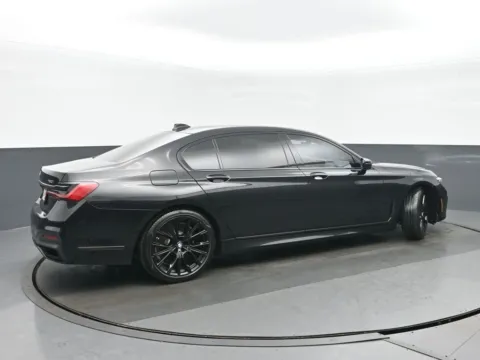 Another view of 2022 BMW 7 Series 750i xDrive for sale in Highland Park, IL at Gravity Autos Chicago