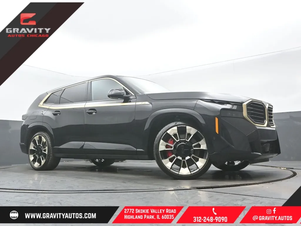 2023 BMW XM Base's photo