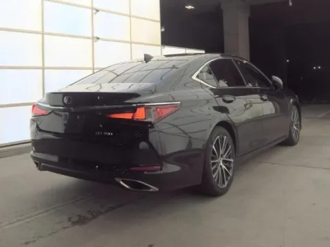 Photos of 2023 Lexus ES 350 for sale in Highland Park, IL at Gravity Autos Chicago