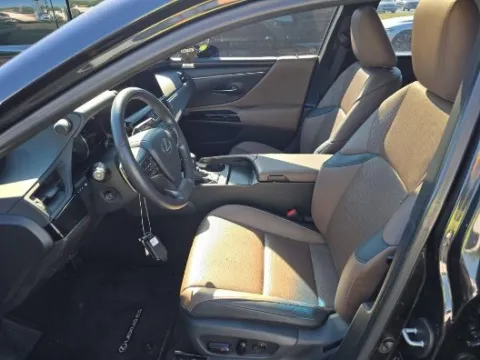 Another view of 2023 Lexus ES 350 for sale in Highland Park, IL at Gravity Autos Chicago