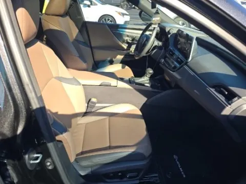 More photos of 2023 Lexus ES 350 at Gravity Autos Chicago, IL