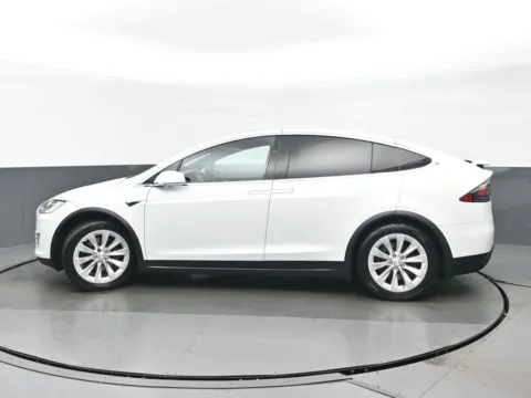 Photos of 2018 Tesla Model X 75D for sale in Highland Park, IL at Gravity Autos Chicago