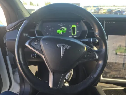 Another view of 2018 Tesla Model X 75D for sale in Highland Park, IL at Gravity Autos Chicago