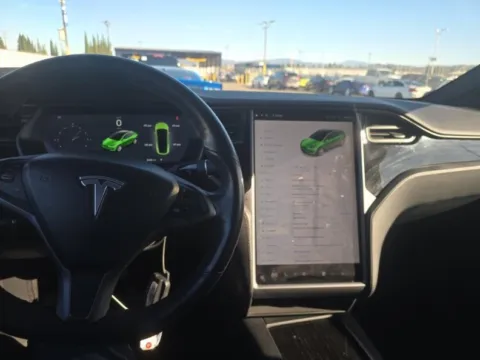 More photos of 2018 Tesla Model X 75D at Gravity Autos Chicago, IL