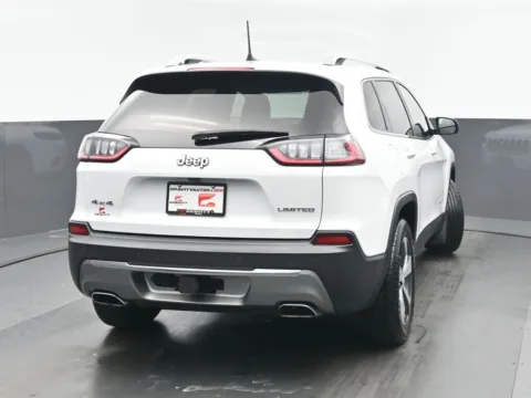 More photos of 2019 Jeep Cherokee Limited at Gravity Autos Chicago, IL