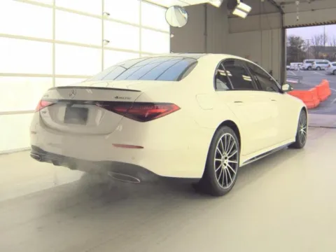 Photos of 2022 Mercedes-Benz S-Class S 580 for sale in Highland Park, IL at Gravity Autos Chicago