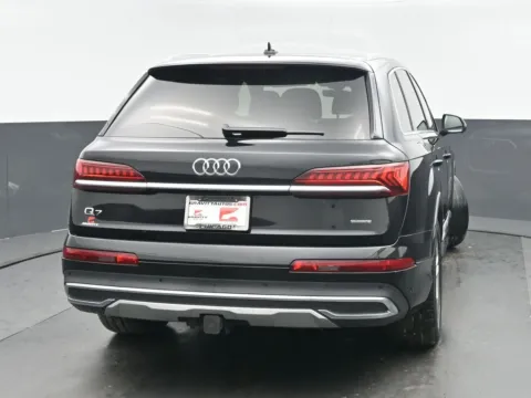 More photos of 2021 Audi Q7 45 Premium Plus at Gravity Autos Chicago, IL