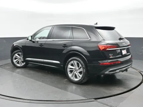 More photos of 2021 Audi Q7 45 Premium Plus at Gravity Autos Chicago, IL