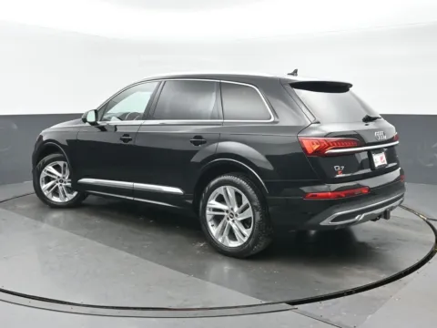More photos of 2021 Audi Q7 45 Premium Plus at Gravity Autos Chicago, IL