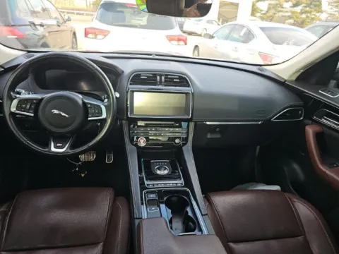 More photos of 2019 Jaguar F-PACE S at Gravity Autos Chicago, IL