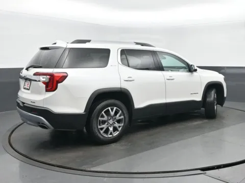 Another view of 2021 GMC Acadia SLT for sale in Highland Park, IL at Gravity Autos Chicago