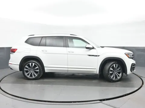Photos of 2021 Volkswagen Atlas 3.6L V6 SEL R-Line for sale in Highland Park, IL at Gravity Autos Chicago