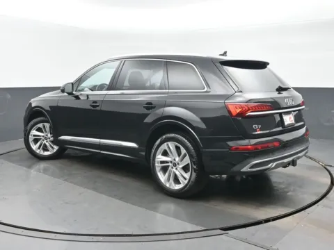 More photos of 2023 Audi Q7 55 Premium Plus at Gravity Autos Chicago, IL