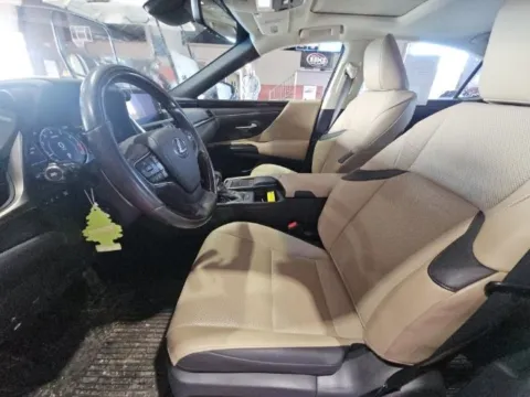 More photos of 2021 Lexus ES 250 at Gravity Autos Chicago, IL