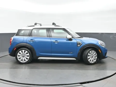 Photos of 2019 MINI Cooper S Countryman Signature for sale in Highland Park, IL at Gravity Autos Chicago