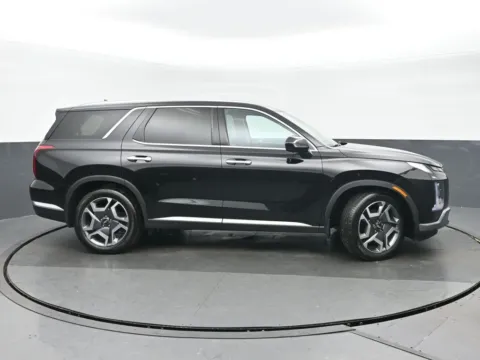 Photos of 2025 Hyundai Palisade Limited for sale in Highland Park, IL at Gravity Autos Chicago