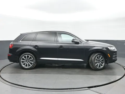 Photos of 2017 Audi Q7 3.0T Prestige for sale in Highland Park, IL at Gravity Autos Chicago