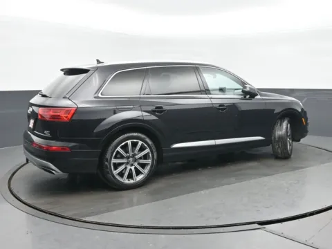 Another view of 2017 Audi Q7 3.0T Prestige for sale in Highland Park, IL at Gravity Autos Chicago