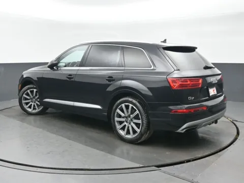 More photos of 2017 Audi Q7 3.0T Prestige at Gravity Autos Chicago, IL