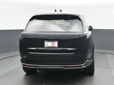 More photos of 2024 Land Rover Range Rover SE at Gravity Autos Chicago, IL