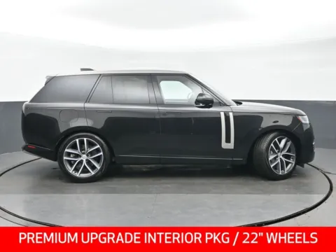 Photos of 2024 Land Rover Range Rover SE for sale in Highland Park, IL at Gravity Autos Chicago