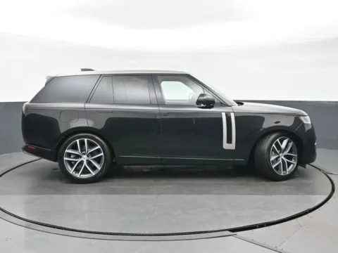 Photos of 2024 Land Rover Range Rover SE for sale in Highland Park, IL at Gravity Autos Chicago