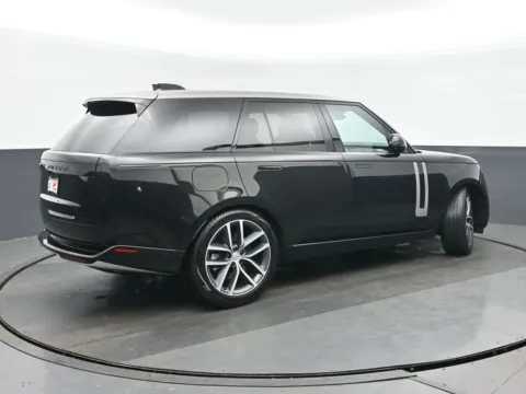 Another view of 2024 Land Rover Range Rover SE for sale in Highland Park, IL at Gravity Autos Chicago