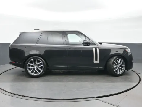 Photos of 2024 Land Rover Range Rover SE for sale in Highland Park, IL at Gravity Autos Chicago