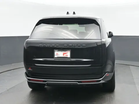 More photos of 2024 Land Rover Range Rover SE at Gravity Autos Chicago, IL