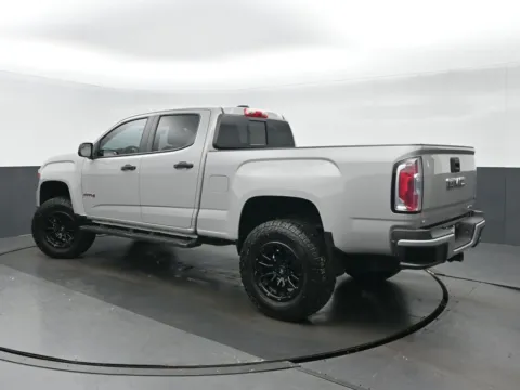 More photos of 2022 GMC Canyon AT4 w/Cloth at Gravity Autos Chicago, IL
