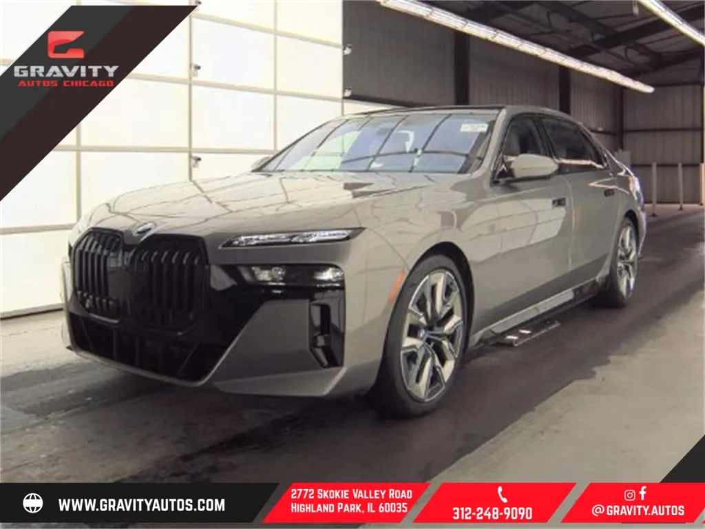 Gray 2023 BMW i7 xDrive60 for sale in Highland Park, IL
