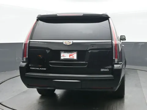 More photos of 2020 Cadillac Escalade ESV Premium at Gravity Autos Chicago, IL