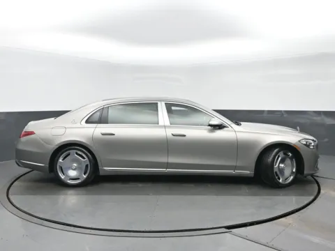 Photos of 2021 Mercedes-Benz S-Class Maybach S 580 for sale in Highland Park, IL at Gravity Autos Chicago